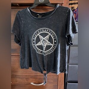 Blackcraft Cult women’s slightly cropped knot-front tee